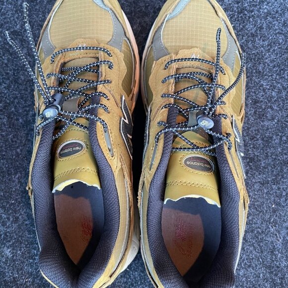New Balance Athletic Shoes - Tan and Black - Picture 5 of 8